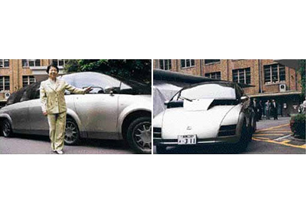 【2002年】文部科学省にて、電気自動車「KAZ*」に試乗する遠山敦子文部科学大臣（*CRESTによる成果）