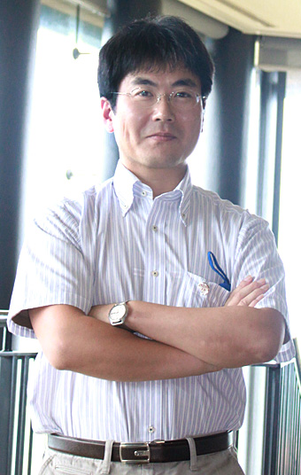 Dr.Tadashi Nomura