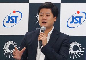 image:Mr.Fukabori, ANA Digital Design Lab.