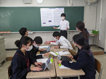 課題研究「富士未来学」を中心とした中高一貫理数教育カリキュラムで、挑戦力、理数的発見力、理数的解決力を備えた富士山型探究者を育成するの画像