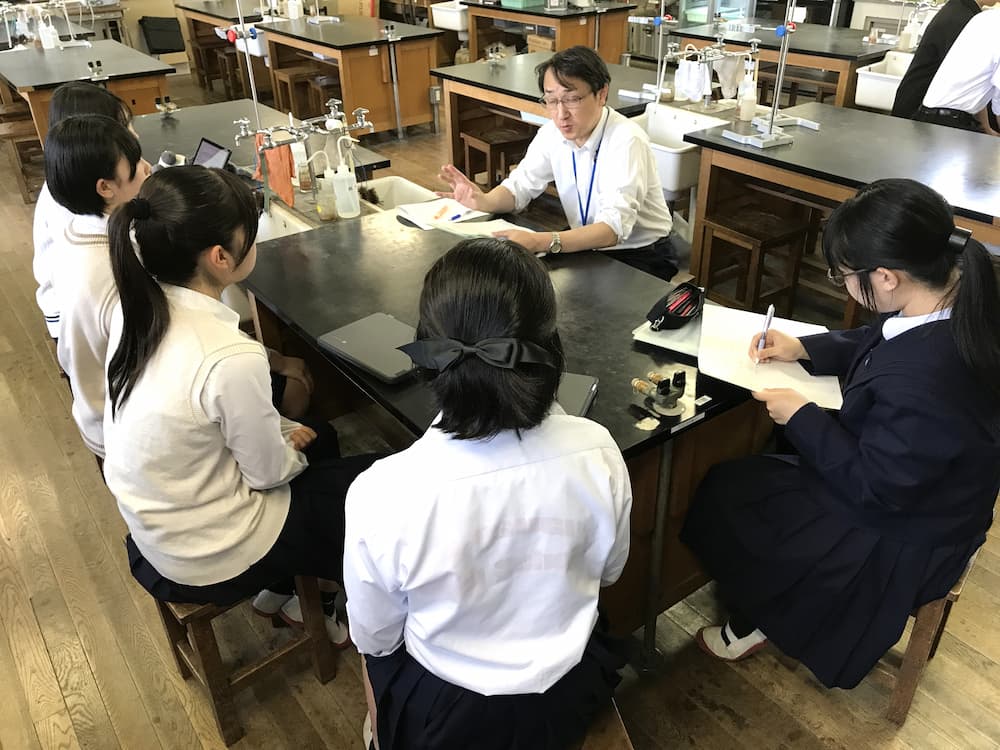 研究テーマ設定に不可欠な「ヴェリタスの日」、科学的思考力の育成に向けた『ヴェリタスパック』の活用で、イノベーション人材を育成の画像
