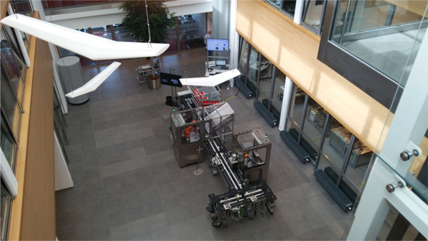 真3： 2015年ハノーファー産業見本市で展示されたインダストリ4.0 デモ機 オストヴェストファーレンリッペ専門大学産業情報技術研究所内