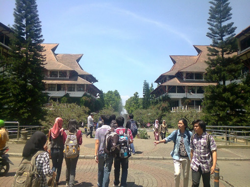 バンドン工科大学（ITB）