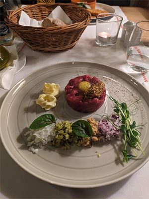 Befszyk Tatarski (Polish-style beef tartare)