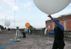 Measurements conducted simultaneously with different types of rawinsonde (upper-air observation equipment) at the Servicio Meteorologico Nacional in Mexico