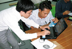 チャオプラヤ川を例として、数値シミュレーションモデル「H08」を講義参加者のノートパソコンにインストールし、実施した。