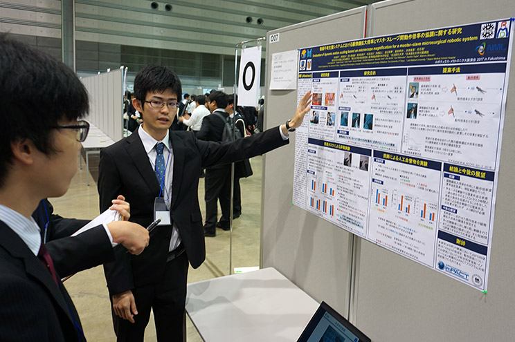 OSでのポスター発表の様子（東大　2A1-O07宮本康平）