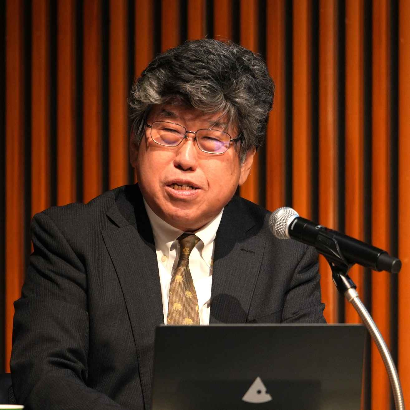 札野 順 氏