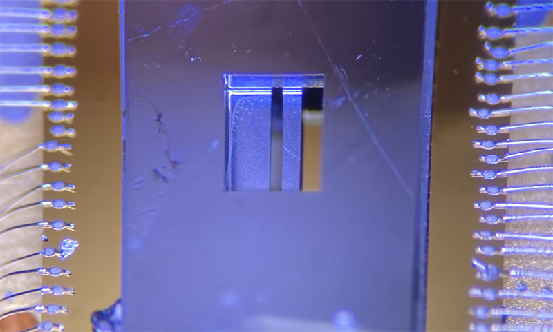 Fig. 4 Flip-chiped circuits