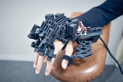 Note１Exoskeletal robot hand