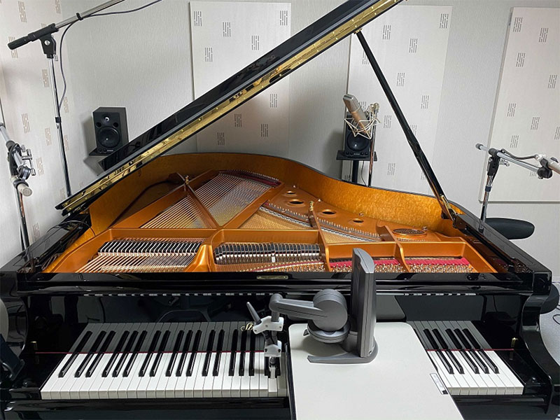 Haptic piano system