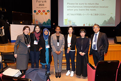 (From the left to the right)Facilitator Chubachi, Paku(South Korea), Kabir(Bangladesh), Kitsepile(Zimbabwe), Yanagiya and Okusa(Japan), Arakawa(Director, JST)