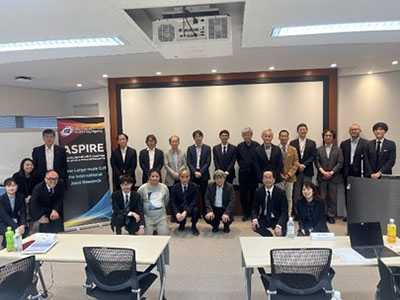 会場参加者による集合写真