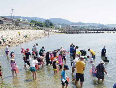 photograph: Osaka Bay's Hannan City