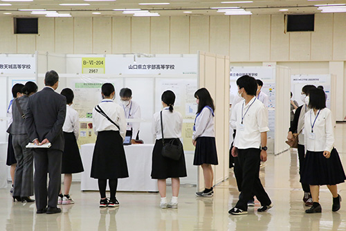 全SSH指定校が一堂に会し、ポスター発表を行うSSH生徒研究発表会