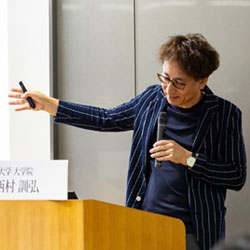 写真：西村訓弘プログラムディレクター