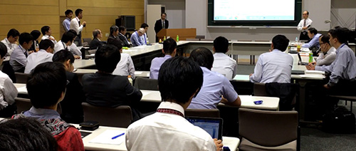 写真：懇親会の様子