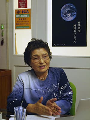 佐藤さんの手前にいるのはICAジャパンのスタッフ