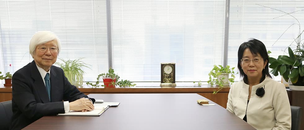 Vol.04 基礎研究から臨床まで、見えない科学を社会に開く ゲスト  高橋 政代さん [医学者] 理化学研究所 網膜再生医療研究開発プロジェクト プロジェクトリーダー